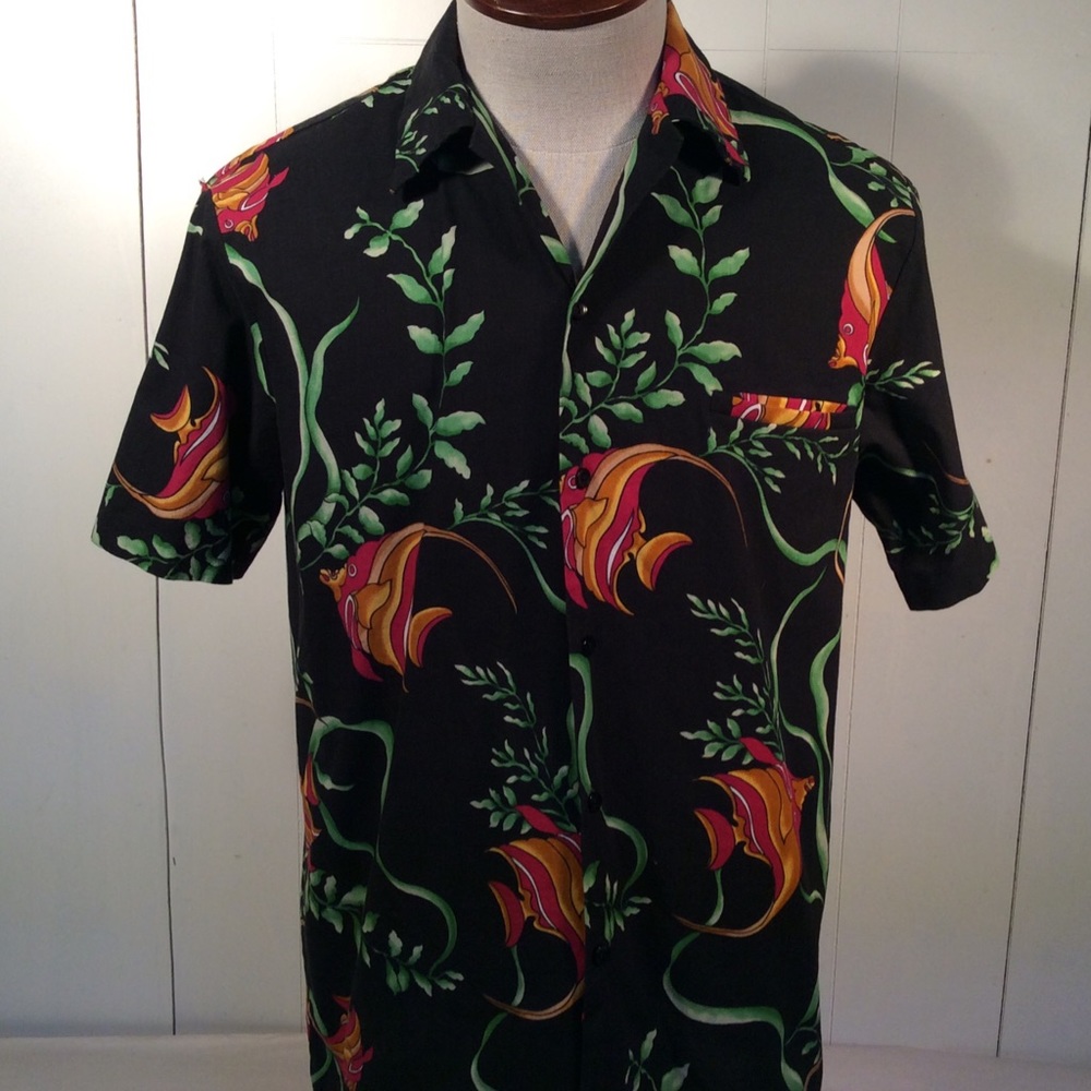 Hilo Hattie Vintage Hawaiian shirt Men’s size large made In Hawaii USA